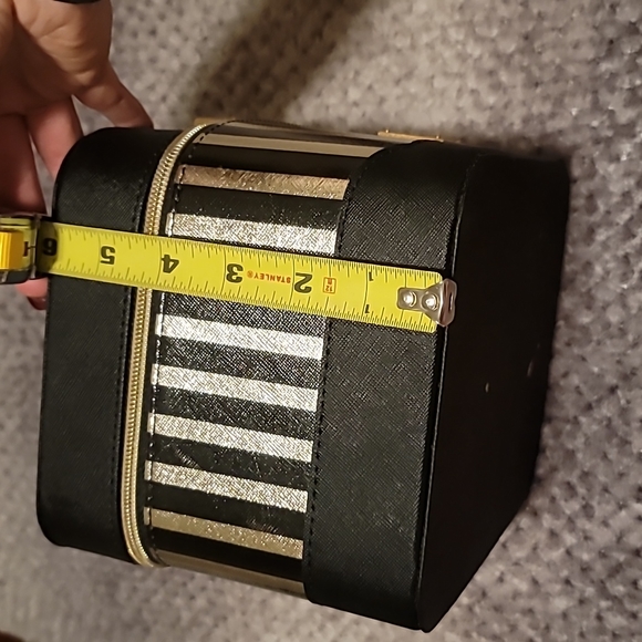 Makeup Box - Picture 9 of 9